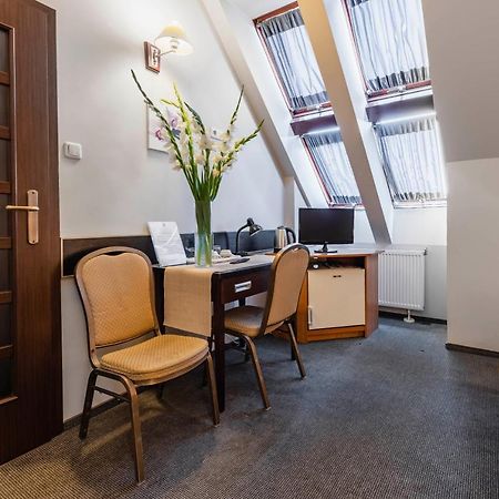 Hotel Pod Kasztanami 루블린 외부 사진