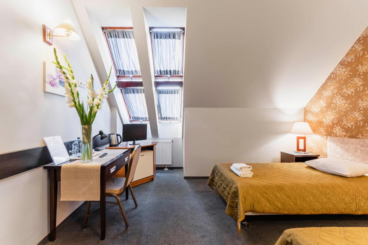 Hotel Pod Kasztanami 루블린 외부 사진